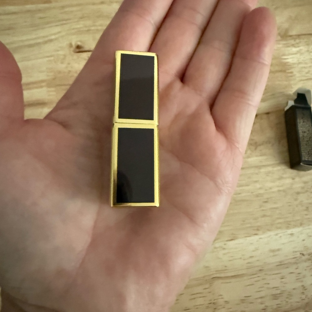 Tom Ford Mini Scarlet Lipstick - Picture 2 of 5